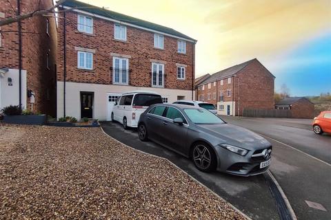 3 bedroom townhouse for sale, Silverwood Road, Woolley Grange, Barnsley