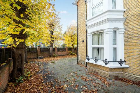 2 bedroom flat for sale, Melbourne Grove, Dulwich, London, SE22