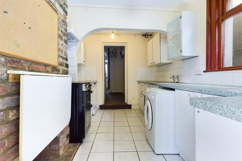 2 bedroom property to rent, Coombe Road, Brighton, BN2