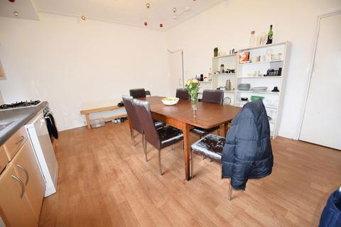 5 bedroom house to rent, Burley Road