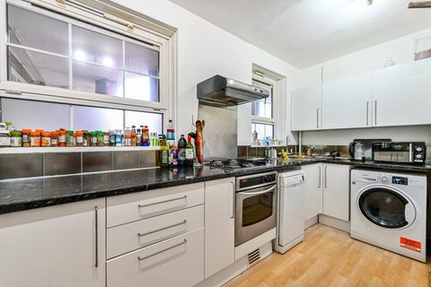 3 bedroom flat to rent, Radford House, Holloway, London, N7