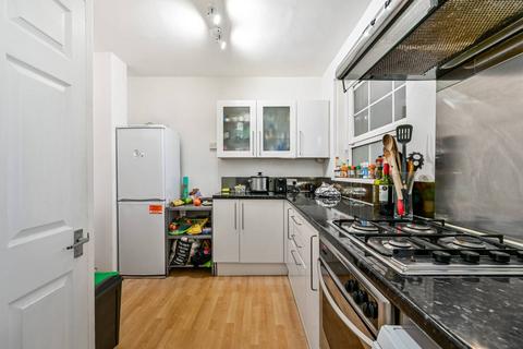 3 bedroom flat to rent, Radford House, Holloway, London, N7