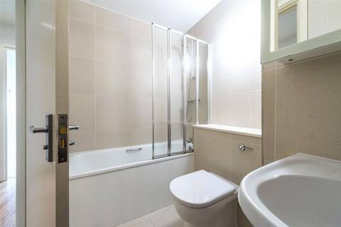 1 bedroom flat to rent, Park South, Clapham Junction, London, SW11