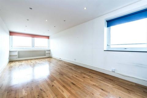 1 bedroom flat to rent, Park South, Clapham Junction, London, SW11