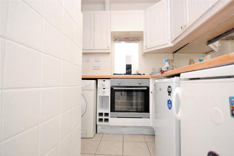 2 bedroom flat to rent, Union Grove London SW8