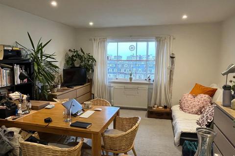 1 bedroom flat to rent, Palmeira Square, Hove