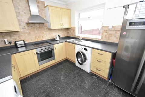 5 bedroom semi-detached house for sale, Canvey Island SS8