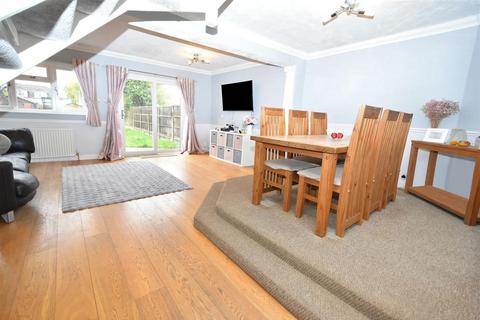 5 bedroom semi-detached house for sale, The Driveway, Canvey Island SS8