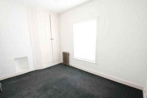 2 bedroom terraced house to rent, Cherry Tree Lane, Great Moor