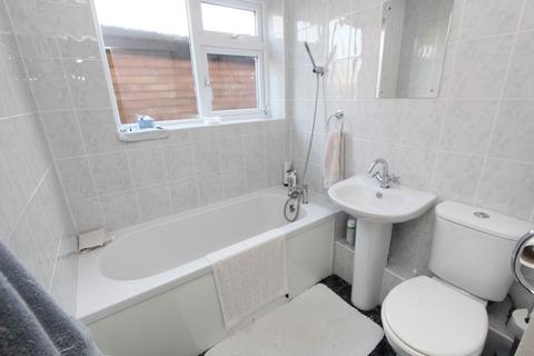 2 bedroom semi-detached bungalow for sale, Woodlow, Thundersley