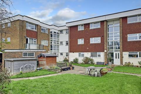 9 Whitecroft, Rustington, Littlehampton, BN16 3BW