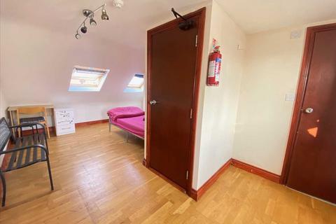 1 bedroom in a house share to rent, Keats Way, Greenford, Greenford