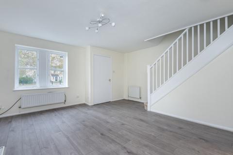 3 bedroom house to rent, Birchdene Drive, London, SE28