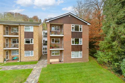 2 bedroom flat for sale, Harestone Valley Road, Caterham, Surrey