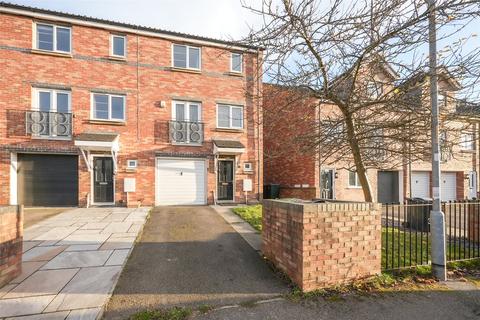 3 bedroom end of terrace house for sale, St Cuthberts Road, Gateshead, NE8