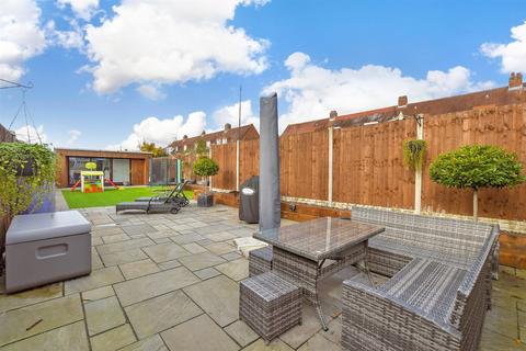 3 bedroom semi-detached house for sale, Boston Road, Portsmouth, Hampshire