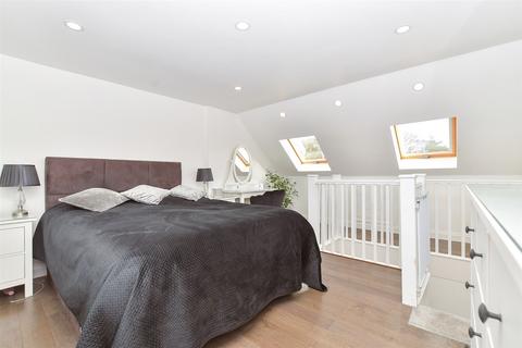 13 Boston Road, Portsmouth, PO6 3LG