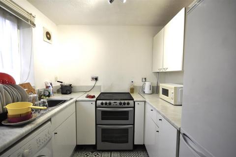 1 bedroom apartment for sale, Plumtree Close, Dagenham