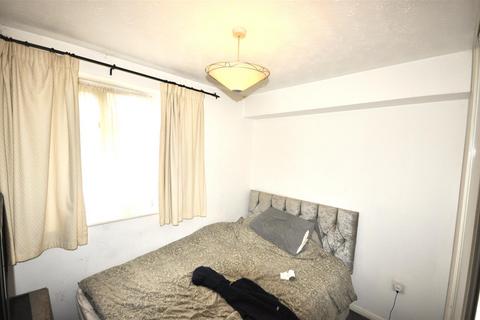 1 bedroom apartment for sale, Plumtree Close, Dagenham