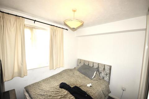 67 Plumtree Close, Dagenham, RM10 8UE