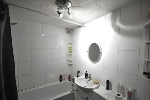 67 Plumtree Close, Dagenham, RM10 8UE
