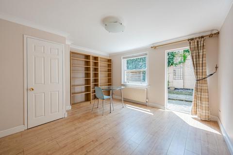 2 bedroom terraced house to rent, USBORNE MEWS, SW8