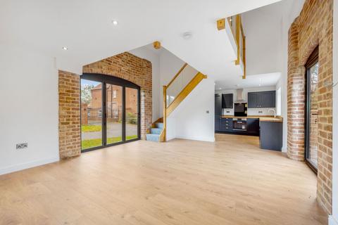 2 bedroom barn conversion for sale, North Street, Middle Rasen LN8