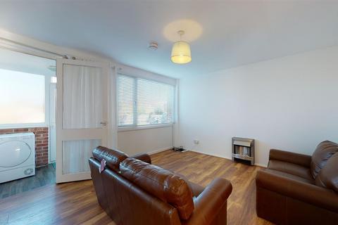 3 bedroom end of terrace house to rent, Cowdrey Place, Canterbury, CT1