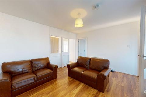 3 bedroom end of terrace house to rent, Cowdrey Place, Canterbury, CT1