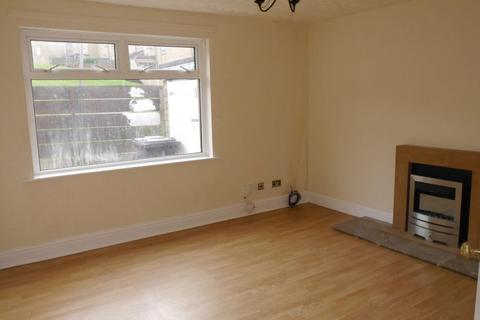 3 bedroom semi-detached house to rent, Heys Close, Blackburn