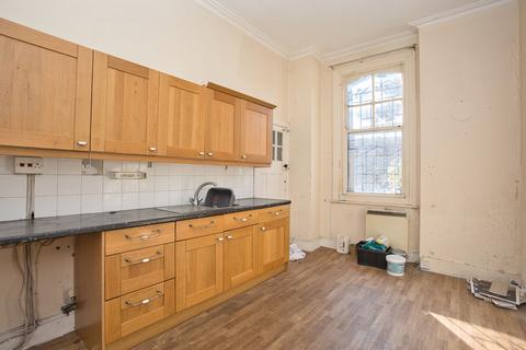 2 bedroom apartment for sale, Lewis Crescent, Cliftonville, CT9