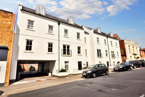 2 bedroom penthouse to rent, 9 Dickins House16-24 Kenilworth StreetLeamington Spa