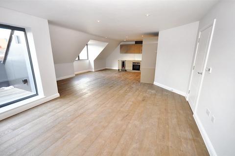 2 bedroom penthouse to rent, 9 Dickins House16-24 Kenilworth StreetLeamington Spa