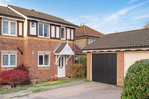 2 bedroom end of terrace house for sale, Chelmsford Close, Sutton, Surrey