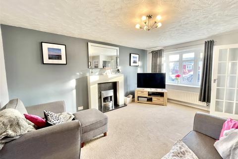 3 bedroom terraced house for sale, Lambley Close, Sunniside, NE16