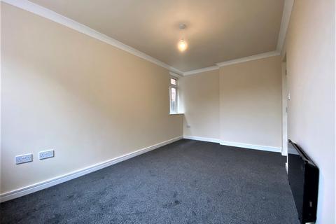 1 bedroom flat to rent, Botley Road, Southampton SO31