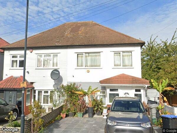 Rannock Avenue, London NW9 6 bed semi-detached house - £4,500 pcm (£ ...