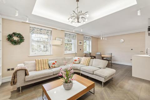 1 bedroom flat to rent, Queen's Gate, South Kensington, London, SW7.