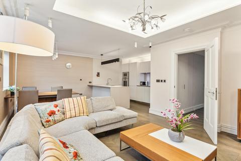 1 bedroom flat to rent, Queen's Gate, South Kensington, London, SW7.