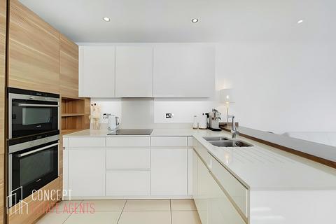 4 bedroom terraced house to rent, Emerald Square, Roehampton, SW15