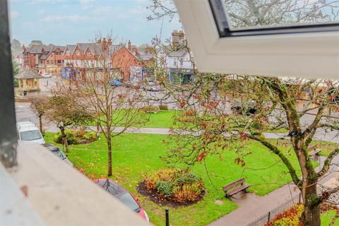 2 bedroom apartment to rent, High Street, Cranleigh GU6