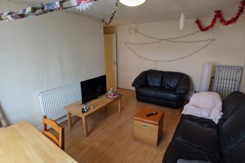 2 bedroom flat to rent, Mauldeth Road West, Manchester M20