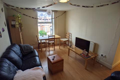 2 bedroom flat to rent, Mauldeth Road West, Manchester M20