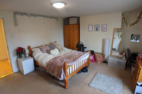 2 bedroom flat to rent, Mauldeth Road West, Manchester M20