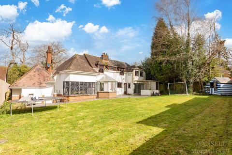 5 bedroom detached house for sale, Twitten Lane, East Grinstead RH19