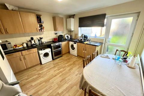 2 bedroom terraced house to rent, Melrose Close, Northamptonshire NN15