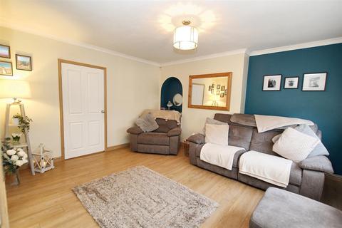 2 bedroom end of terrace house for sale, Parkandarroch Crescent, Carluke