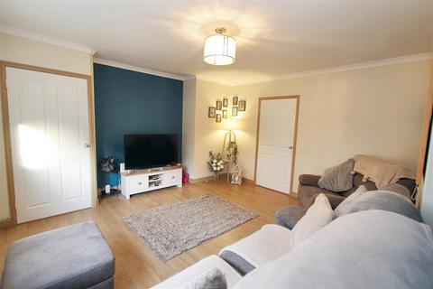 2 bedroom end of terrace house for sale, Parkandarroch Crescent, Carluke