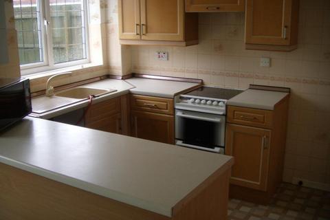 2 bedroom end of terrace house to rent, Evesham Road, Redditch, B97 5JB