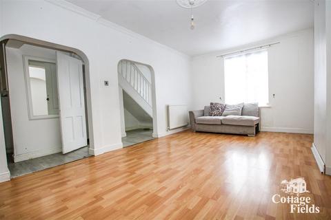 3 bedroom house to rent, Mayfield Road, London